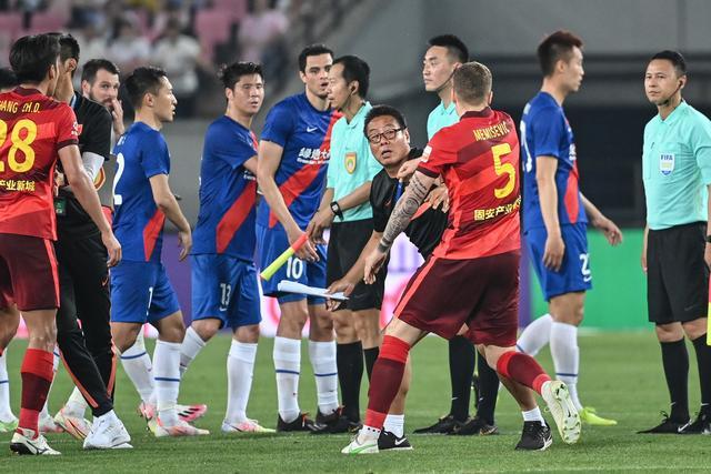 什琴斯尼迎来西甲首秀 年龄34岁283天创纪录