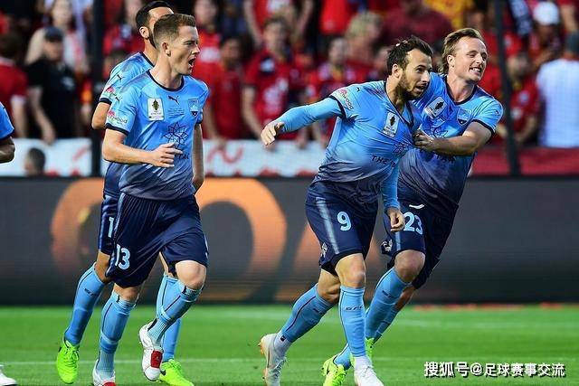 记者：泰山比赛策略有问题 由守转攻中路空当太大